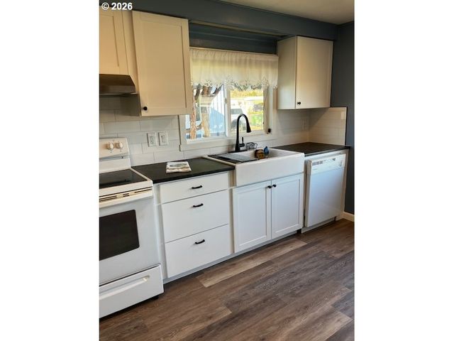 2902 E 2ND St 12, Newberg, OR 97132