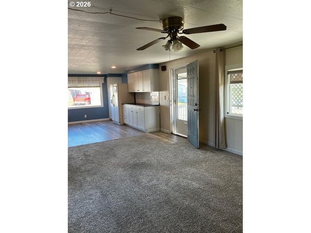 2902 E 2ND St 12, Newberg, OR 97132
