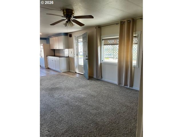 2902 E 2ND St 12, Newberg, OR 97132