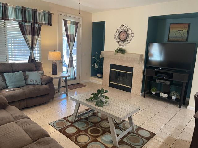 127 Argillite Ave, Lathrop, CA 95330