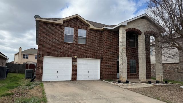 8417 Star Thistle Drive, Fort Worth, TX 76179
