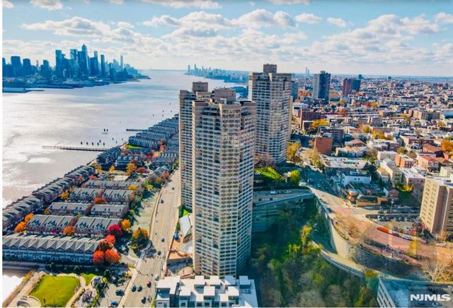 7002 Boulevard East Boulevard 3A, Guttenberg, NJ 07093