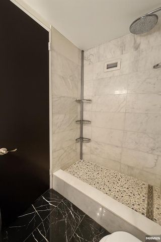 7002 Boulevard East Boulevard 3A, Guttenberg, NJ 07093