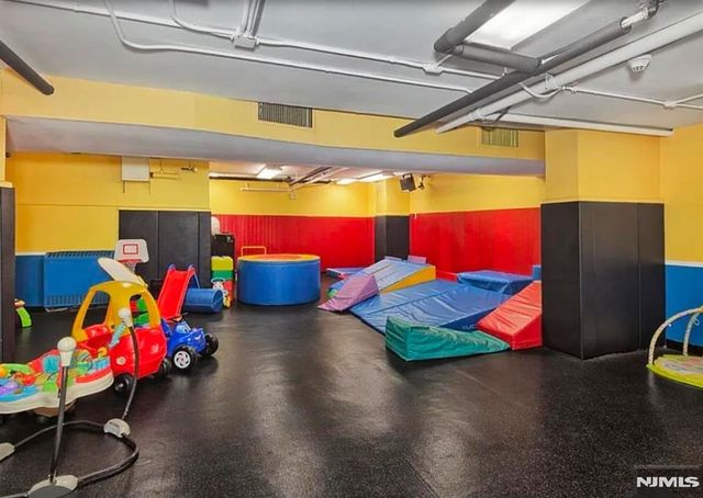 7002 Boulevard East Boulevard 3A, Guttenberg, NJ 07093