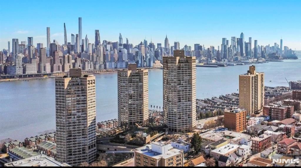 7002 Boulevard East Boulevard 3A, Guttenberg, NJ 07093