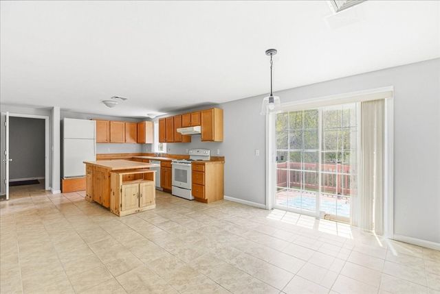 7 Nobadeer Circle, Kingston, MA 02364