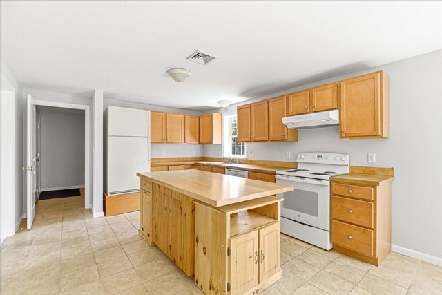 7 Nobadeer Circle, Kingston, MA 02364