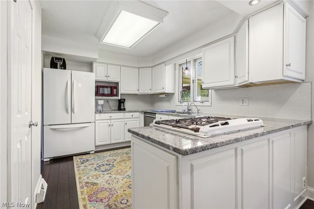 1471 Stonington Road NW, North Canton, OH 44720