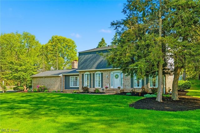 1471 Stonington Road NW, North Canton, OH 44720