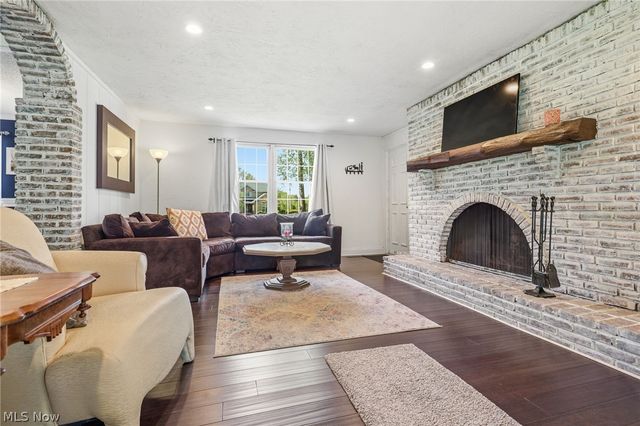1471 Stonington Road NW, North Canton, OH 44720