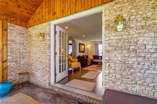 1471 Stonington Road NW, North Canton, OH 44720