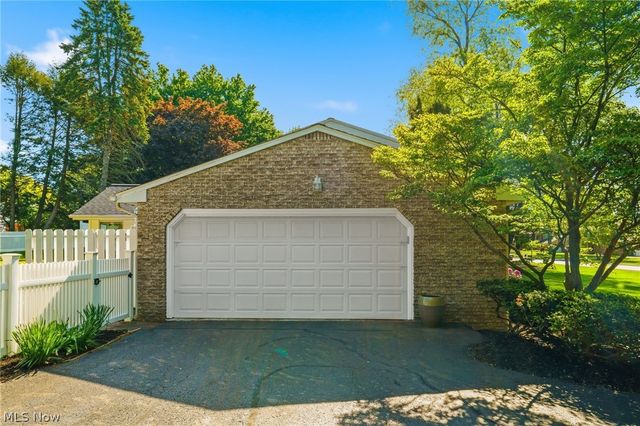 1471 Stonington Road NW, North Canton, OH 44720