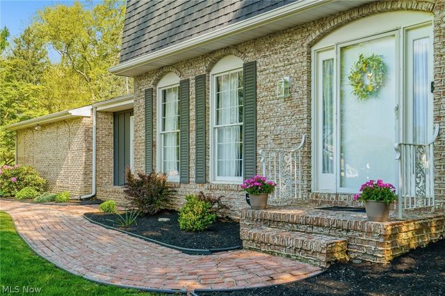 1471 Stonington Road NW, North Canton, OH 44720