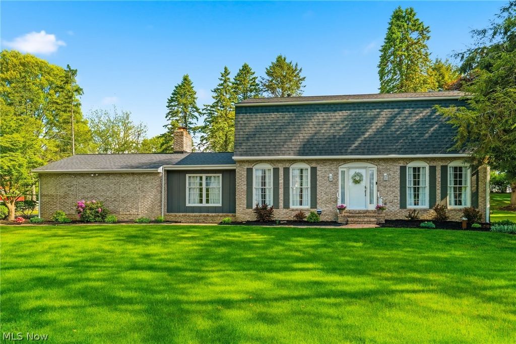 1471 Stonington Road NW, North Canton, OH 44720