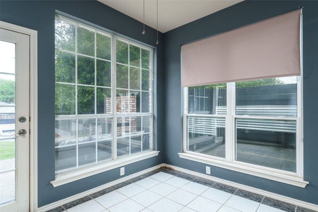 829 Woodridge Drive, Fort Worth, TX 76120