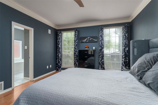 829 Woodridge Drive, Fort Worth, TX 76120