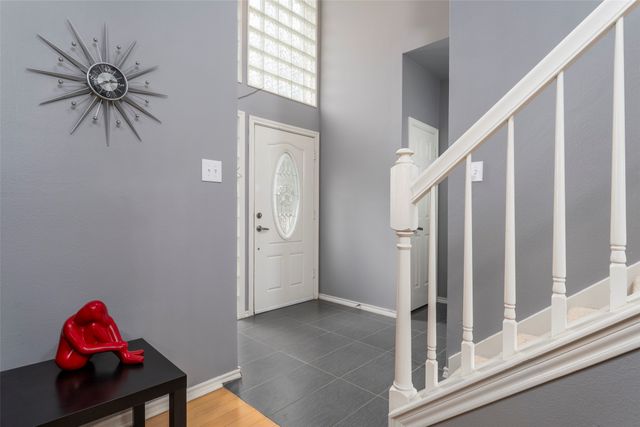 829 Woodridge Drive, Fort Worth, TX 76120