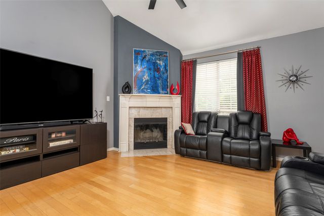 829 Woodridge Drive, Fort Worth, TX 76120