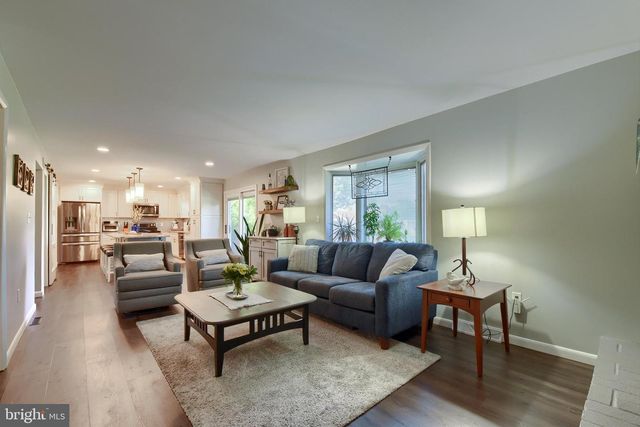 831 RIDGEWOOD DR, Mechanicsburg, PA 17050