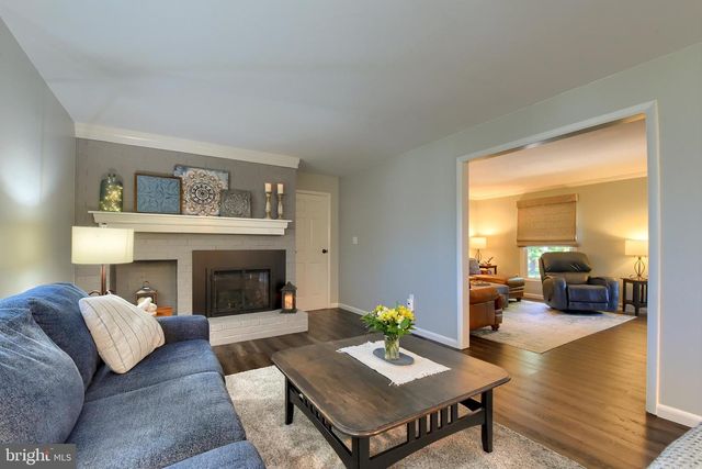 831 RIDGEWOOD DR, Mechanicsburg, PA 17050
