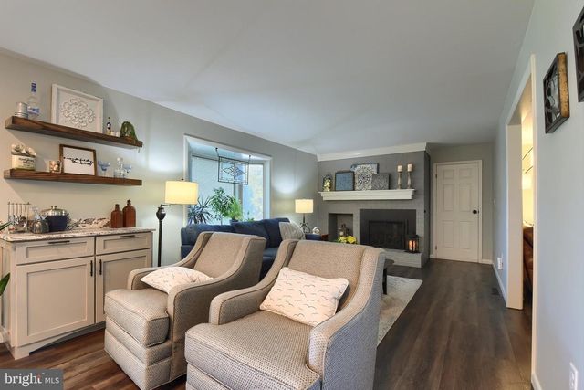 831 RIDGEWOOD DR, Mechanicsburg, PA 17050