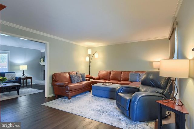 831 RIDGEWOOD DR, Mechanicsburg, PA 17050