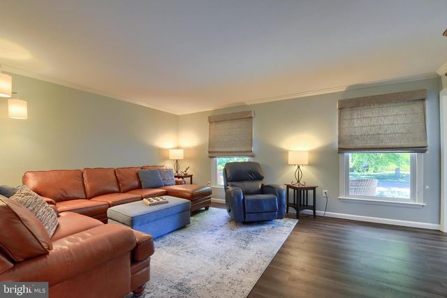 831 RIDGEWOOD DR, Mechanicsburg, PA 17050