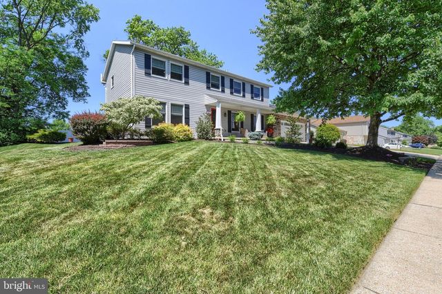 831 RIDGEWOOD DR, Mechanicsburg, PA 17050