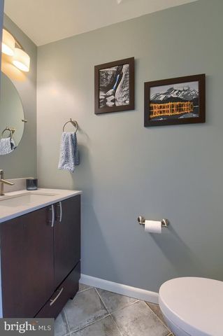 831 RIDGEWOOD DR, Mechanicsburg, PA 17050