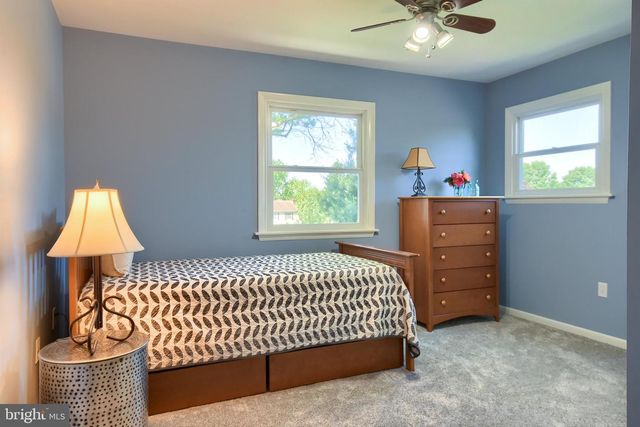831 RIDGEWOOD DR, Mechanicsburg, PA 17050