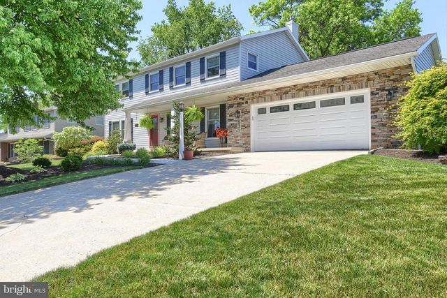 831 RIDGEWOOD DR, Mechanicsburg, PA 17050