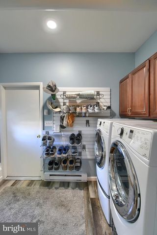 831 RIDGEWOOD DR, Mechanicsburg, PA 17050