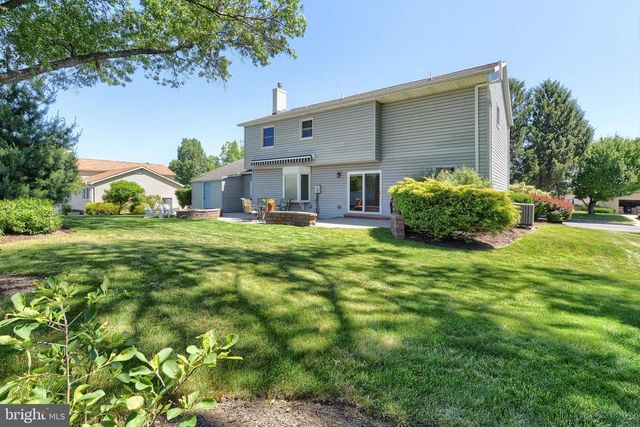 831 RIDGEWOOD DR, Mechanicsburg, PA 17050