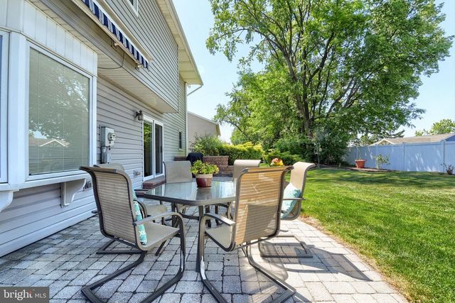 831 RIDGEWOOD DR, Mechanicsburg, PA 17050
