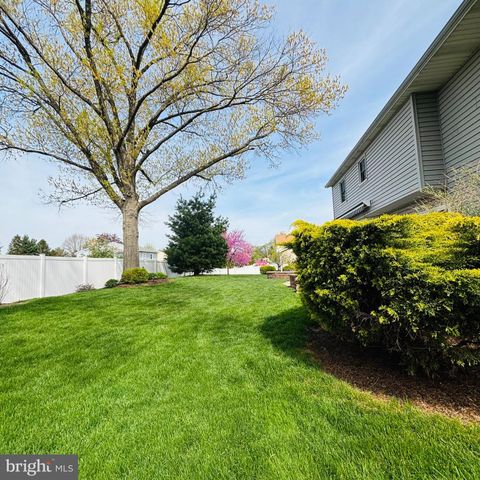 831 RIDGEWOOD DR, Mechanicsburg, PA 17050