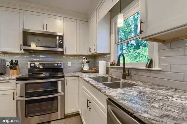 831 RIDGEWOOD DR, Mechanicsburg, PA 17050