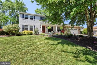 831 RIDGEWOOD DR, Mechanicsburg, PA 17050