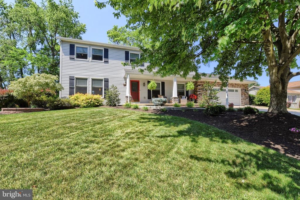 831 RIDGEWOOD DR, Mechanicsburg, PA 17050