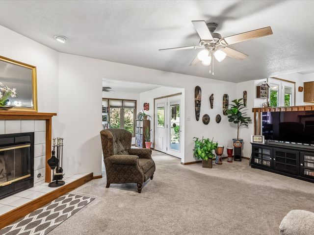 3724 SE 18th Street, Des Moines, IA 50320
