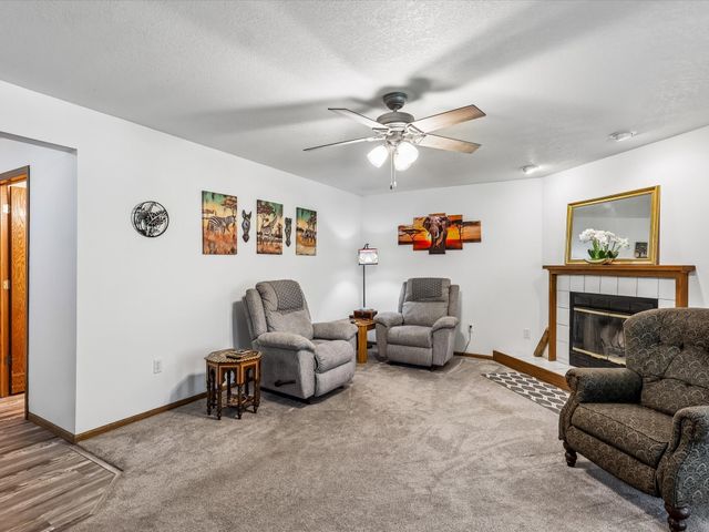 3724 SE 18th Street, Des Moines, IA 50320