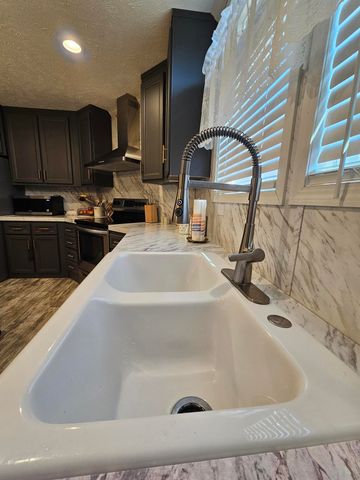 503 Hilltop Lane, Anderson, MO 64831