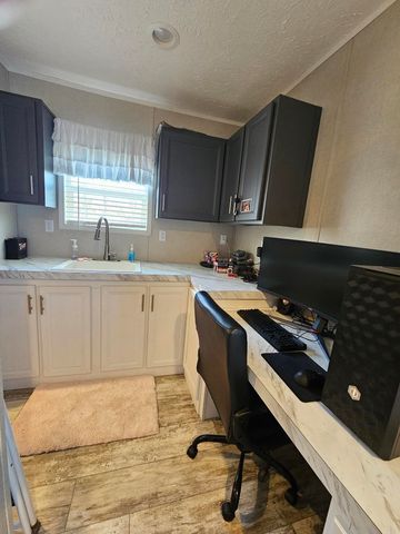 503 Hilltop Lane, Anderson, MO 64831