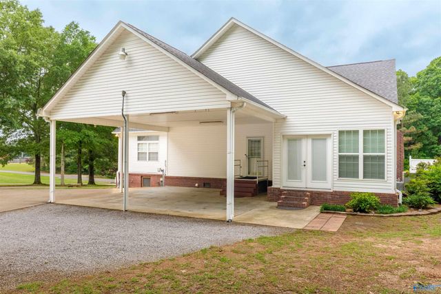 500 Plantation Drive, Killen, AL 35645