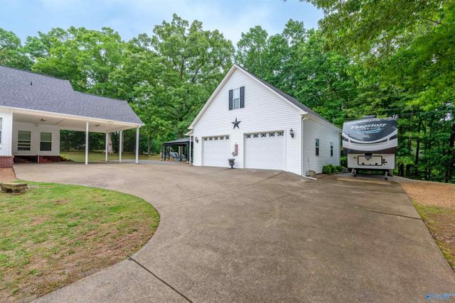 500 Plantation Drive, Killen, AL 35645
