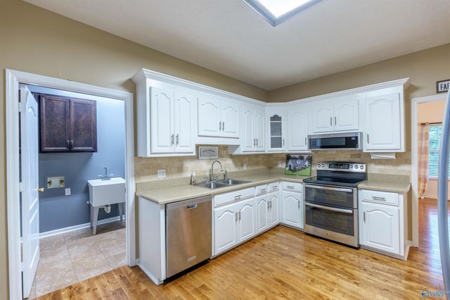 500 Plantation Drive, Killen, AL 35645