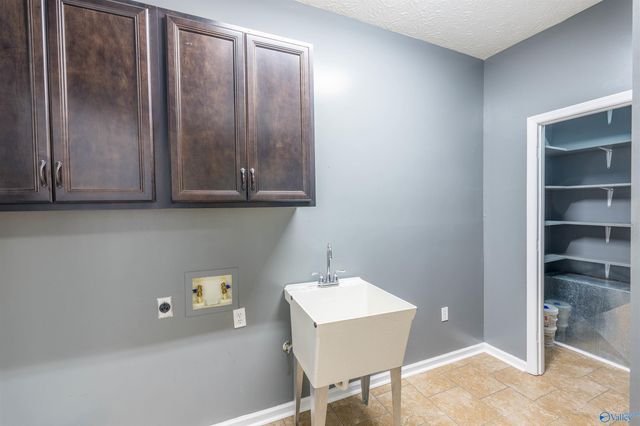 500 Plantation Drive, Killen, AL 35645