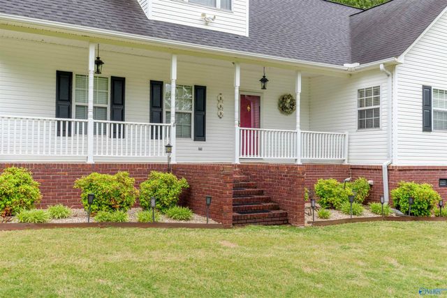 500 Plantation Drive, Killen, AL 35645