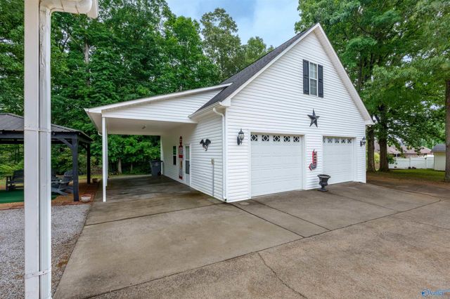 500 Plantation Drive, Killen, AL 35645