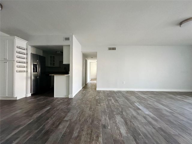 912 LAKE DESTINY ROAD D, Altamonte Springs, FL 32714