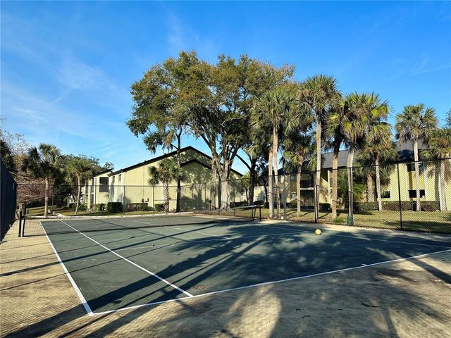 912 LAKE DESTINY ROAD D, Altamonte Springs, FL 32714